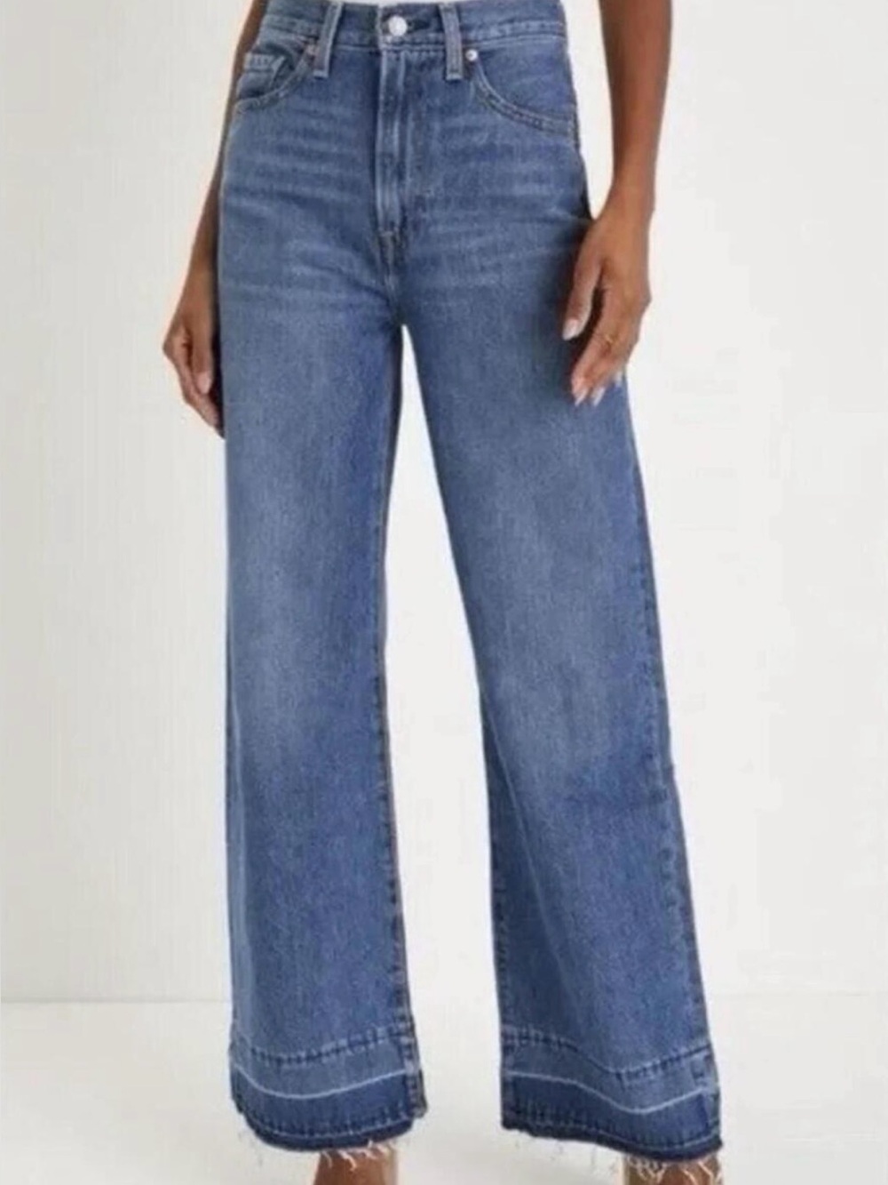 Levi’s Wide Leg High-Rise Raw Hem Ribcage Women's Jeans in Medium Blue